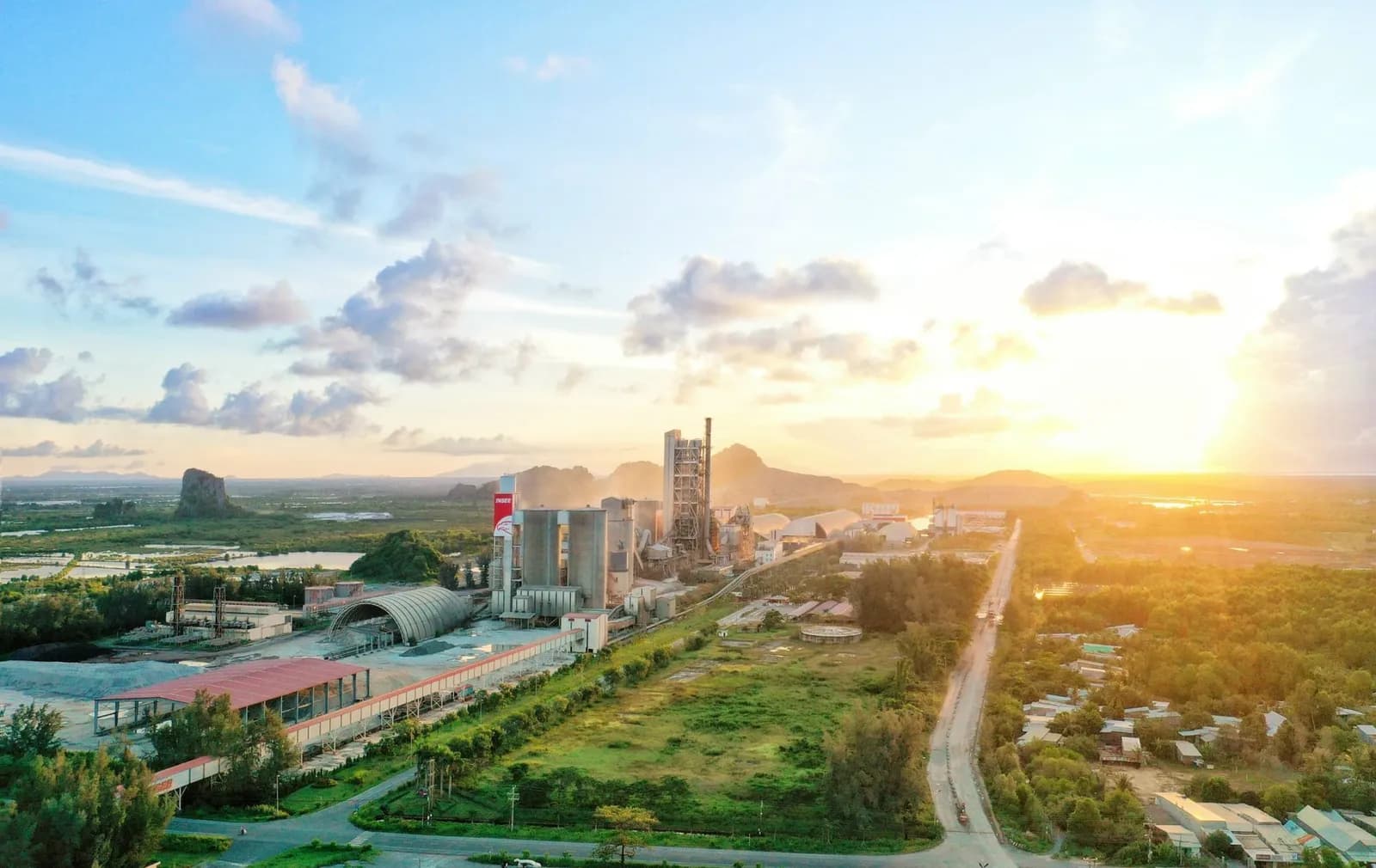 INSEE Xi măng Hòn Chông